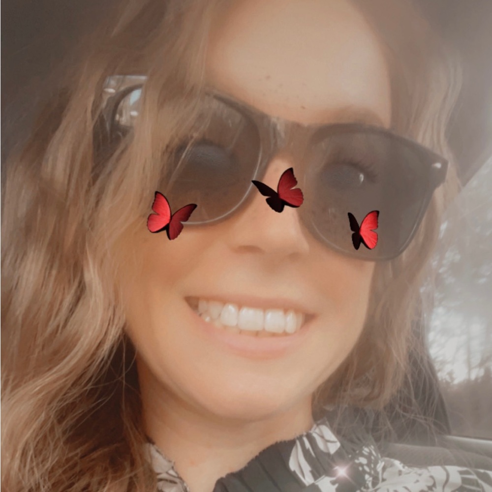 Meet your Posher, Dena